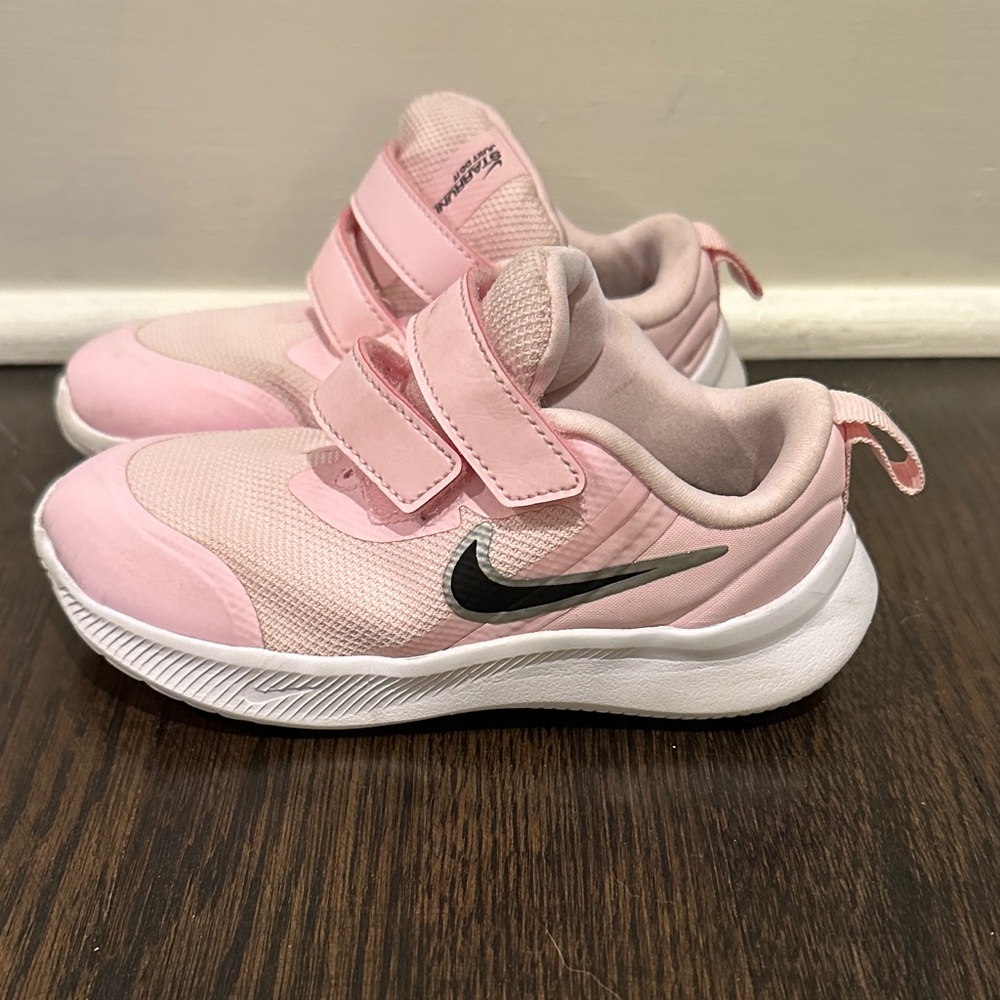 Nike Kids Light Pink Velcro Sneakers